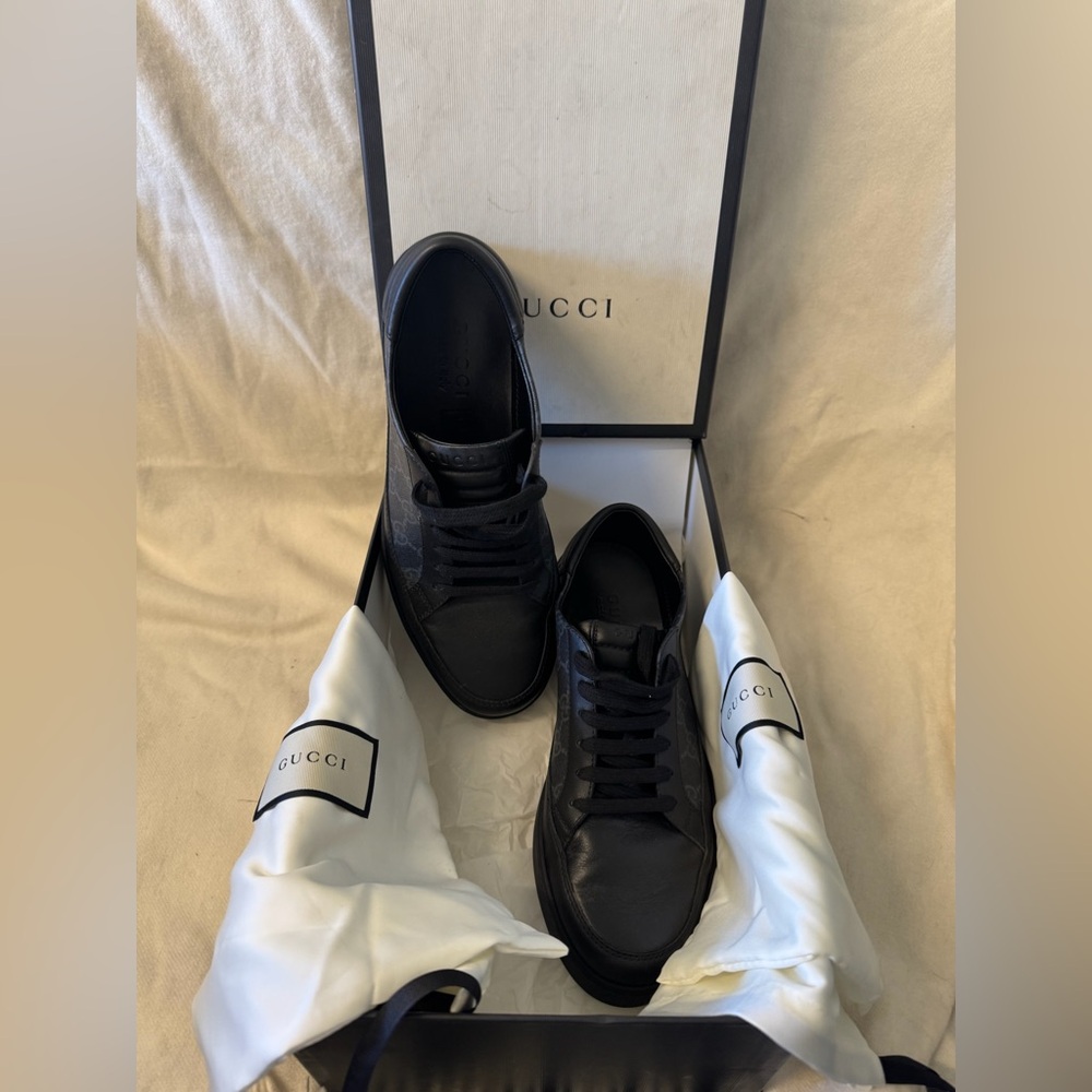 Men’s Gucci shoes!!✨